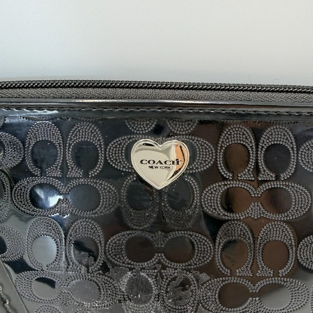Coach 5x7 Embossed Black Patent Leather Bow Heart Wristlet Wallet 7.5'' X 5''